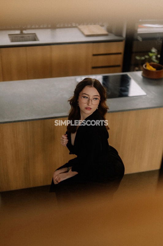 Escorts in Brisbane: 738540032 - I am a charming and lively young woman with delightful feminine curves.