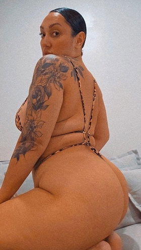 478903364 Polynesian Big Booty Goddess Sensual & Beautiful