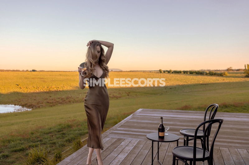 Escorts in Frankston: 406578667 - Down to earth with an insatiable appetite for new experiences
