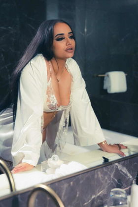 478622197 Bentley: High-Class Companion & Party Girl