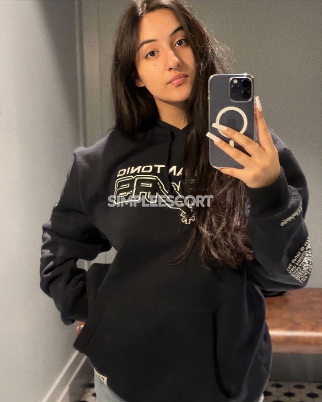 🇮🇳 Indian Escorts in Adelaide: 468134069 - Hey guys in Adelaide meet hot indian college student girl full gf experience service incall and outcall available or video call 