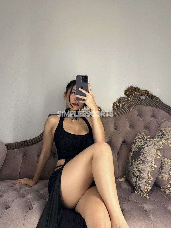 Escorts in Melbourne: 450026851 - SEDUCTIVE JULIA - PERSONAL MASSAGE AND INTIMATE ENCOUNTERS