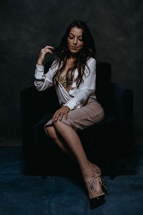 411366495 Unforgettable lover and companion, Lucy Price