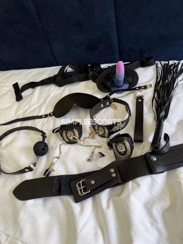 Escorts in Brisbane: 411864429 - Classy Hot Stunning Beauty