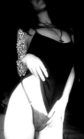 77796693 BELLA GÓTICA CULONA, SEXY Y ELEGANTE.