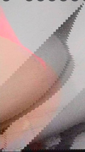 27999701446 Livia Schneider