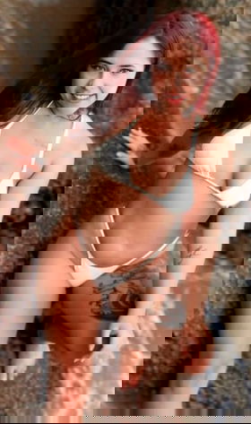 11947075722 Alicia Torres, uma ruiva perfeita para proporcionar todo o prazer que você deseja.