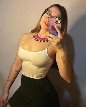 978181499 Sexi jovencita con rico contenido