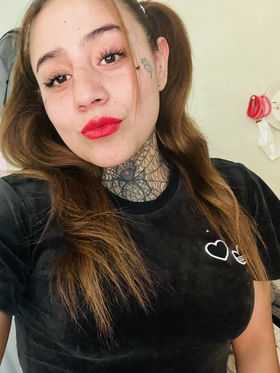 932688105  NACHA UNA CURVY GIRL TATUADA EXCELENTES ORALES BABOSOS MORBOSOS 15 x momento solo de día 