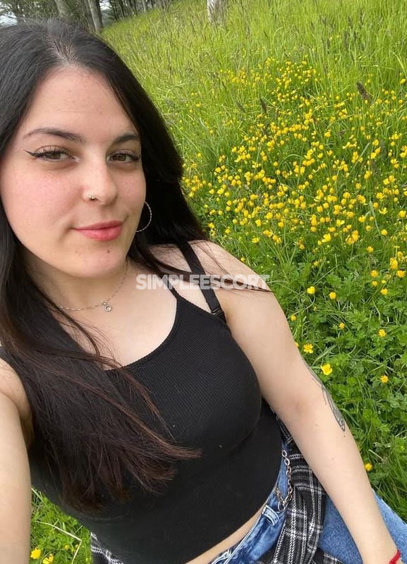 Escorts 🇨🇱 Chilena en Concepción: 949433282 - Independiente caliente y complaciente cuento con lugar comodo y seguro para atenderlos fantasías fetiches todo rico y real bebés 