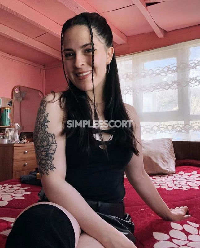 Escorts 🇨🇱 Chilena en Concepción: 949433282 - Independiente caliente y complaciente cuento con lugar comodo y seguro para atenderlos fantasías fetiches todo rico y real bebés 
