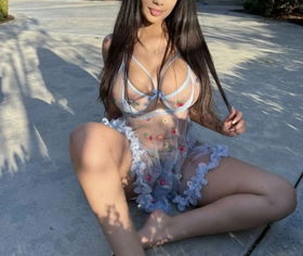 935425018 Amores soy bella una linda latina fiestera y complaciente