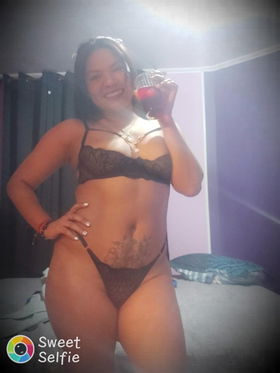 974700659 Hola linda morena. 40 años con esperiencia. Ecuatoriana de paso por tu ciudad 