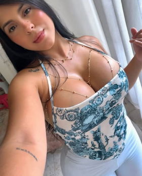 3107942432 Joven y linda dama de compañía dispuesta a cumplir tus deseos sexuales