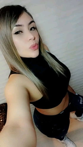 3022091767 UNA MUÑECA DE CABELLO RUBIO, BLANQUITA Y CUERPO DE DIOSA.