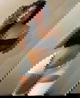 3237316150 Soy una chica descomplicada que vino a complacerte