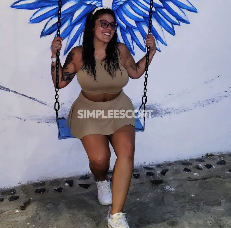 Prepagos 🇨🇴 Colombiana en Ambato: 964081503 - Jovencita pelirroja hermosa y exuberante complaciente y ardiente