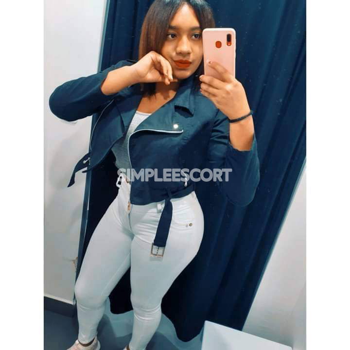 Prepagos 🇪🇨 Ecuatoriana en Cumbaya: 985686115 - si te gustan las jovencitas delgadas te invito que mires cada una de mis fotos
