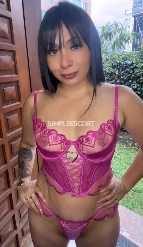 Prepagos 🇨🇴 Colombiana en La Carolina: 939897127 - Universitaria Colombiana mojadita y estrechita 