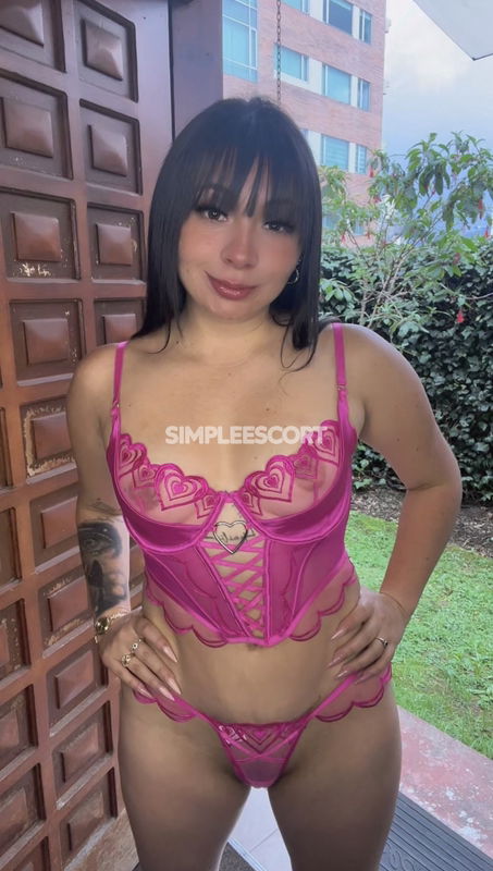 Prepagos 🇨🇴 Colombiana en La Carolina: 939897127 - Universitaria Colombiana mojadita y estrechita 