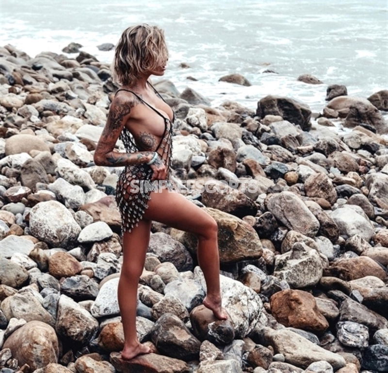 🇺🇦 Ουκρανός Escorts σε Σαντορίνη: 6976815990 - Karina  Σαντορίνη