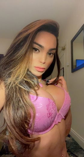 857781090 TS Laura Babylon