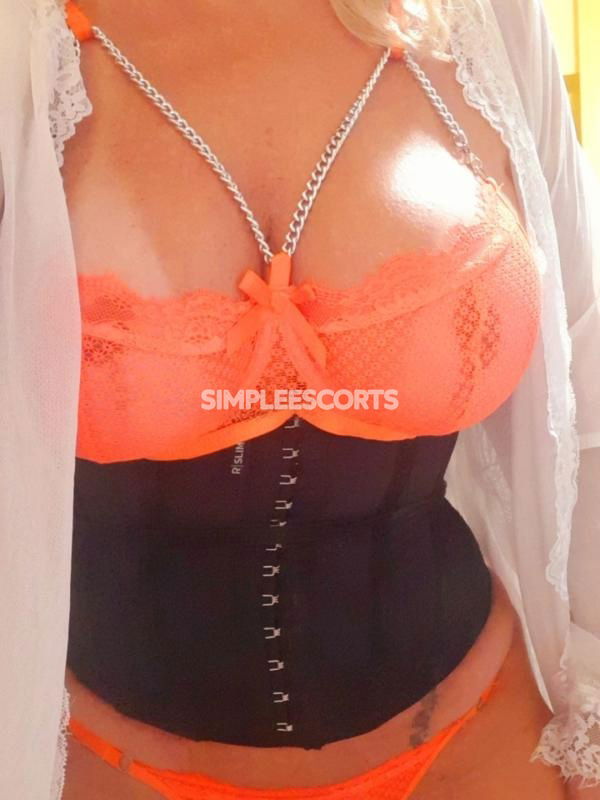 Escort 🇧🇷 Brasiliana a Bergamo: 3895310101 - Laura