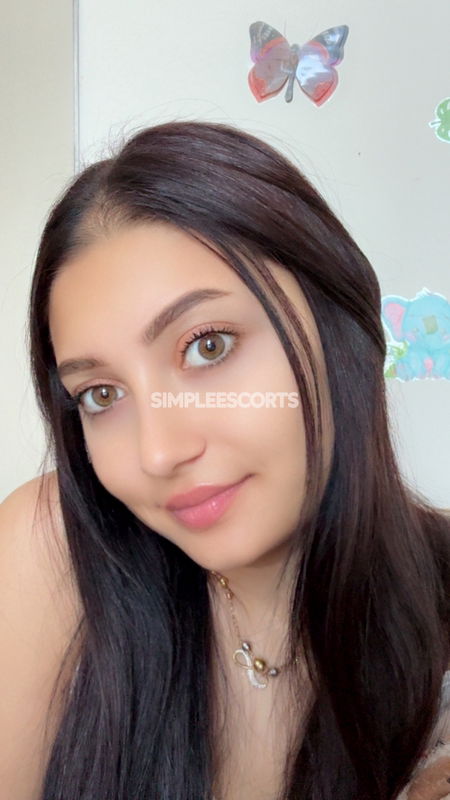 Escort 🇷🇴 Rumena a Montesacro: 3203376777 - Ciao sono Mari ho 22 ani e mi trovo a FIDENE PER POCHI GIORNI 😘