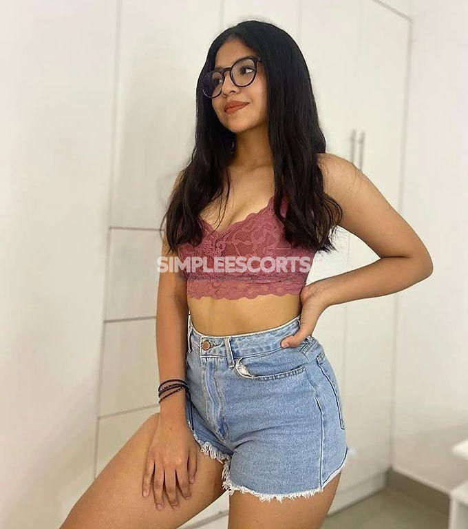 Escort a Ravenna: 3510495419 - STUPENDA BAMBOLA APPENA ARRIVATA TETTE NATURALI!! ATTENZIONE, NUOVA ARRIVATA!! BELLISSIMA BAMBOLINA SEXY ,SENSUALE E DISPONIBILE!!