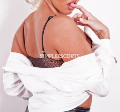 Escort 🇮🇹 Italiana a Lingotto: 3441256051 - MISTRESS LADY LAURA - ELEGANTE SIGNORA ITALIANA, SUPERBA PADRONA AUTOREVOLE DI NATURA, CON SPLENDIDI PIEDINI ESIGENTI... (FOTO RECENTI E REALI)