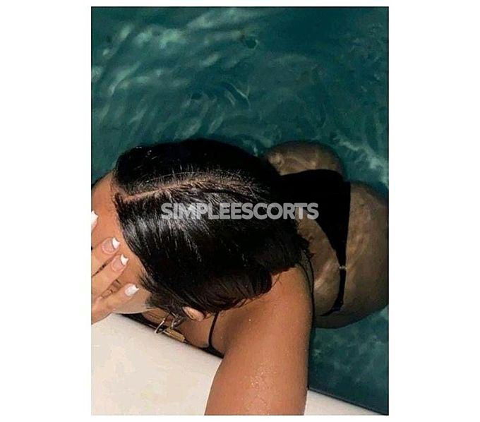 Escort 🇨🇺 Cubana a Brembate: 3296627656 - TREVIGLIO VERDELLO  
(SARA MULATTA)  
DONNA MATURA SENSUALE IRRESISTIBILE SCHIZZANTE IN ABBONDANZA HO UN CLITORIDE GRANDE!  
PIOGGIA DORATA GRADEVOLE CALDA SUL VISO