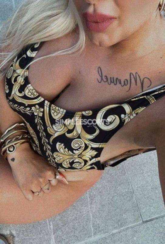 Escort 🇮🇹 Italiana a Ponticelli: 3283852414 - PRIMA OCCASIONE IN ZONA...LAURA MASSAGGIATRICE ... TI OFFRO UN'ESPERIENZA DIVERSA DAL CONSUETO, QUALCOSA DI MOLTO PIACEVOLE!