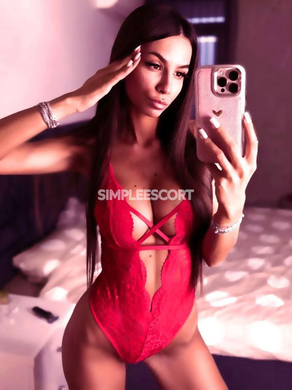 Escort 🇭🇺 Ungherese a Milano: 3926816233 - Jasmine
