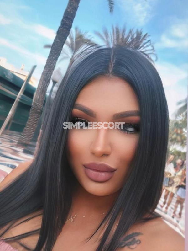 Escort 🇷🇴 Rumena a Napoli: 3936444026 - Ema