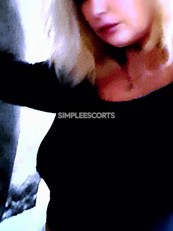 🇬🇧 British Escorts in Napier: 2041632126 - Venus Rose, a 35-year-old massage therapist from Miami, specializes in relaxation and sensual massage techniques.