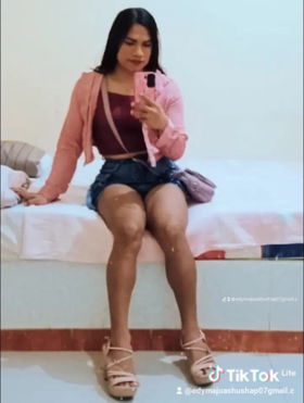 994549722 Mi nombre es Kiara Soy chica trans 