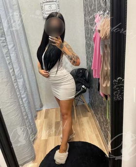 781382202 Zboczona i wąska