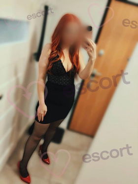 782437923 Red Girl Ostatni Dzień