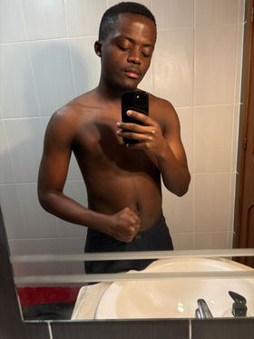 938183916 Claro! Aqui está o texto editado:

Ao seu dispor