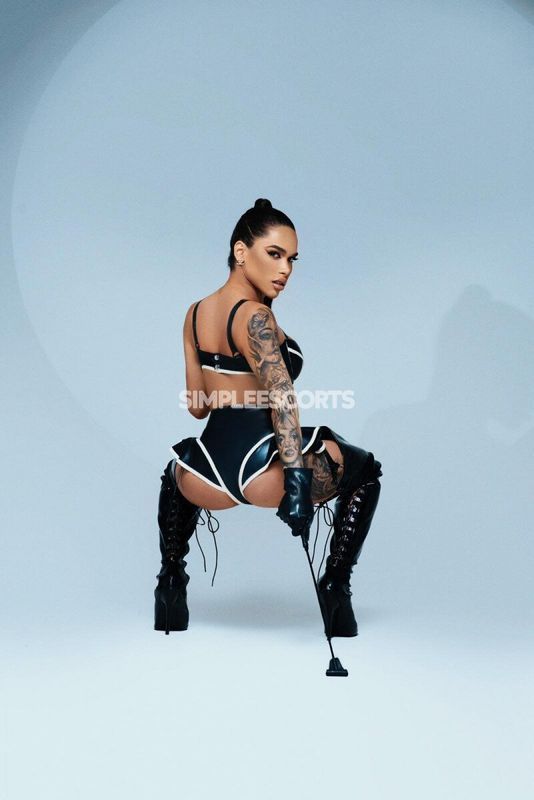 Escorts in Kensington and Chelsea: 7865570335 - Mistress Andreza