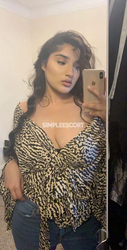 🇮🇳 Indian Escorts in Birmingham: 7877482505 - Zoya party girl Book me watsapp message 