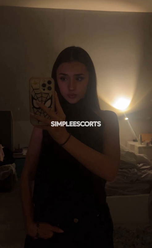 🇮🇪 Irish Escorts in Redhill: 7520639557 - charming honest girl available for your sexual needs