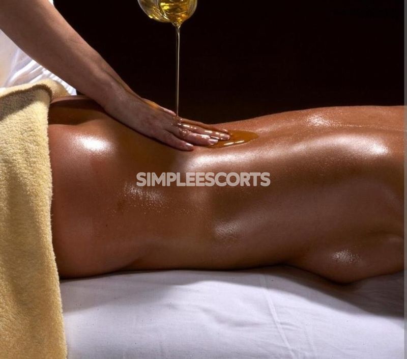 🇩🇴 Dominican Escorts in Newcastle under Lyme: 7424447288 - Massage for queens