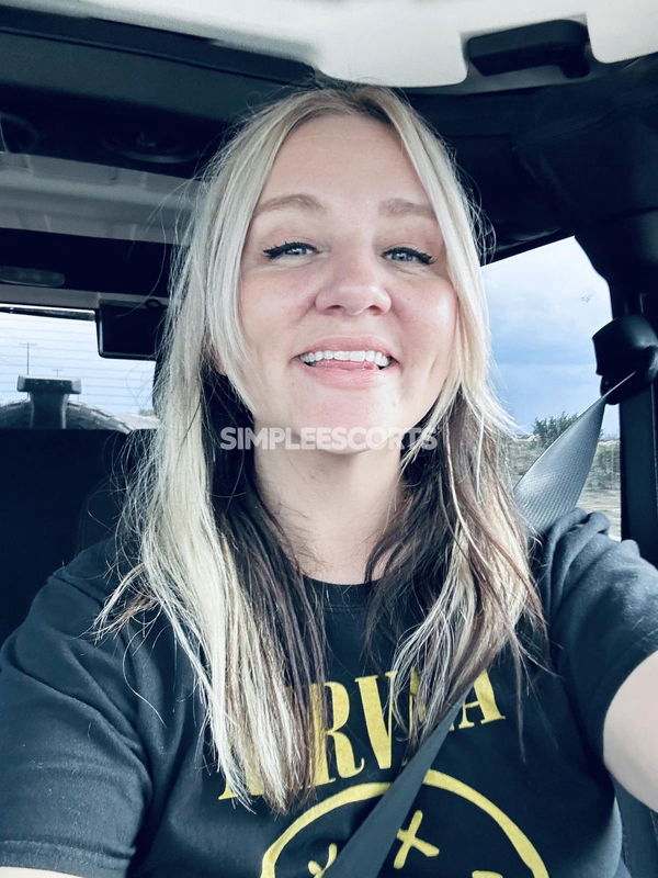 🇬🇧 British Escorts in Belfast: 7577317602 - I’m available for incall and out call