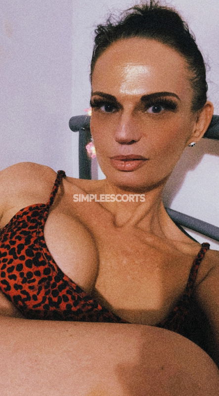 🇬🇧 British Escorts in Canary Wharf: 7932754502 - BRITISH AND ENGLISH MILF - 45 years old and HOT